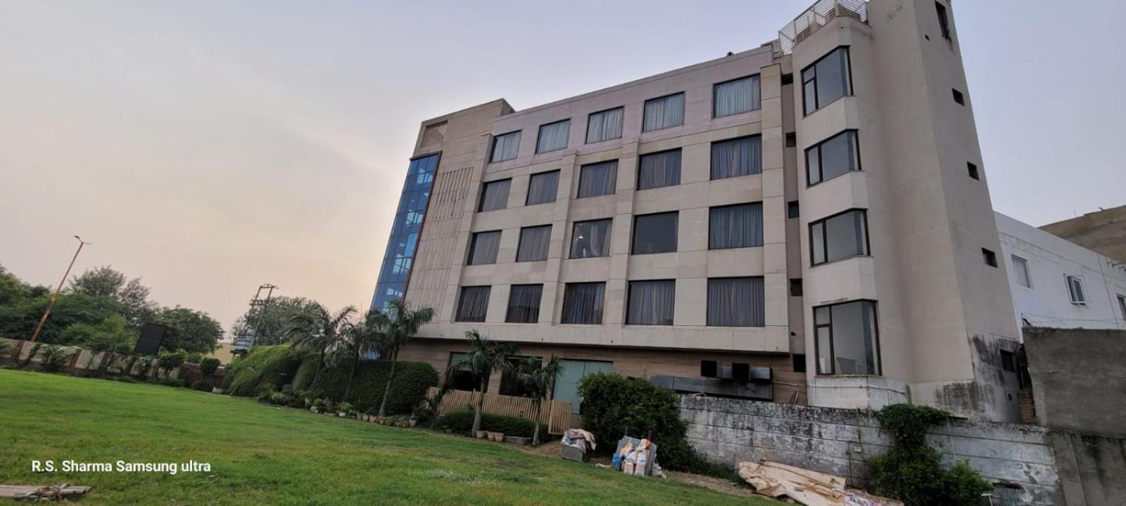 Hotel Maple Grand Agra  Exterior foto